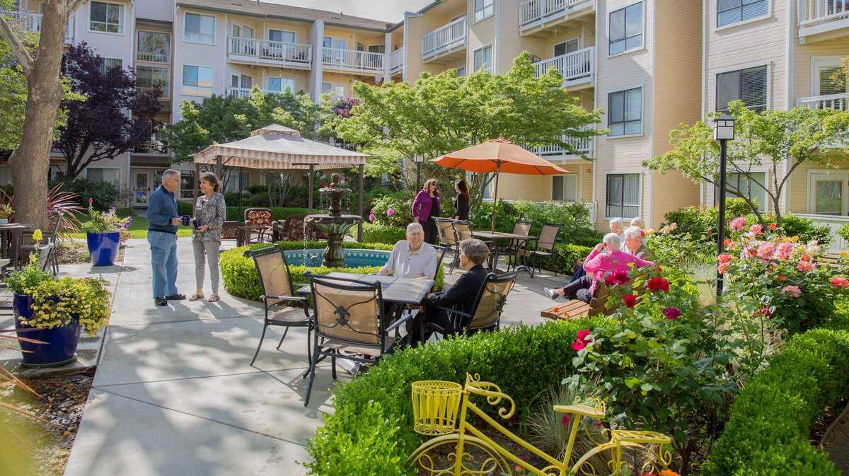 Photo of Carlton Senior Living Vacaville, Assisted Living, Vacaville, CA 1