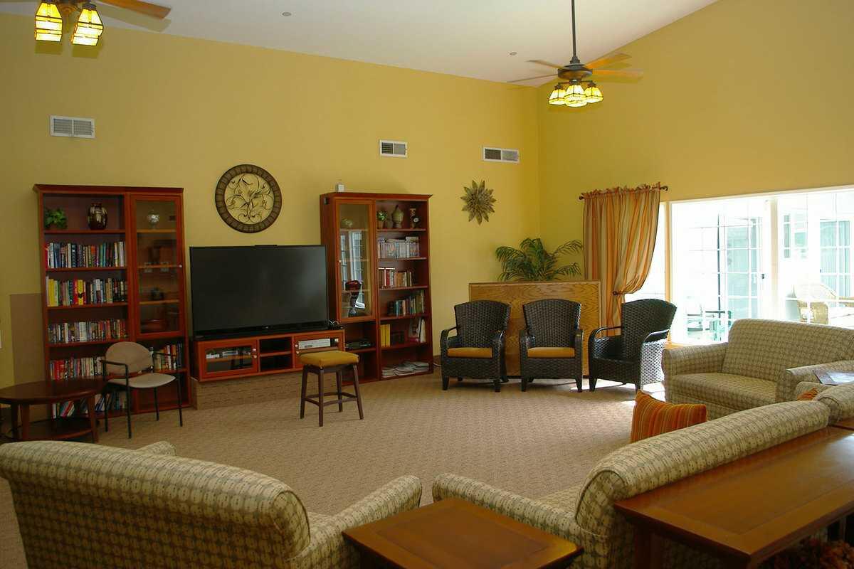Photo of Carlton Senior Living Vacaville, Assisted Living, Vacaville, CA 4