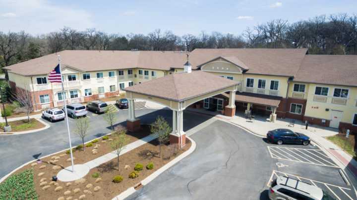 Photo of Green Oaks Senior Living, Assisted Living, Libertyville, IL 2
