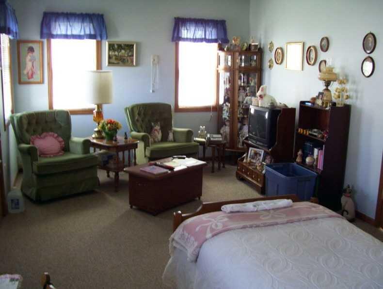 Photo of Castle Senior Living - Emerald Castle, Assisted Living, Greenfield, WI 6