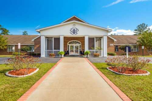 Photo of Charter Senior Living of Southern Pines, Assisted Living, Thomasville, GA 4