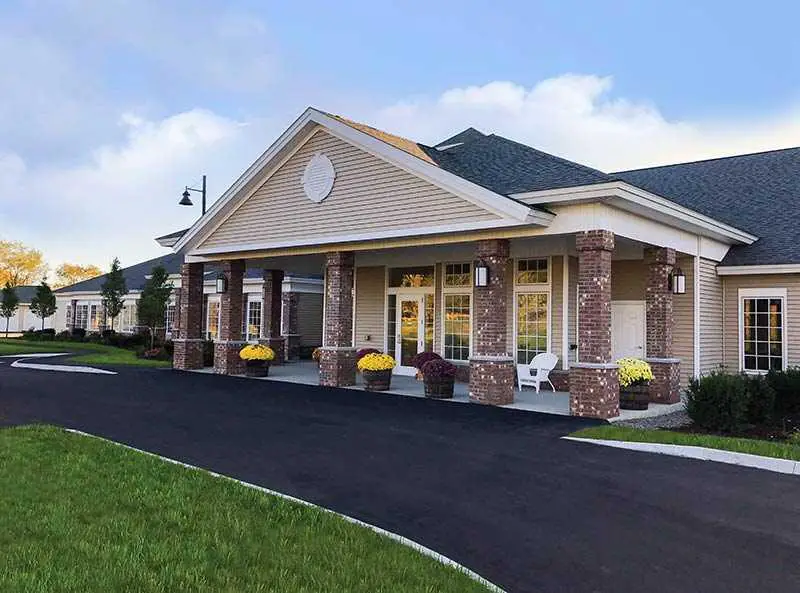 Woodlands Senior Living Of Farmington Senior Living Community