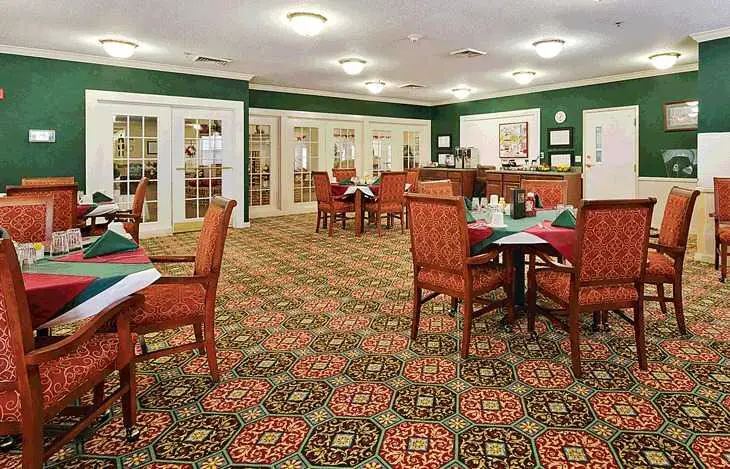 Photo of Elmcroft of Martinsburg, Assisted Living, Martinsburg, WV 5