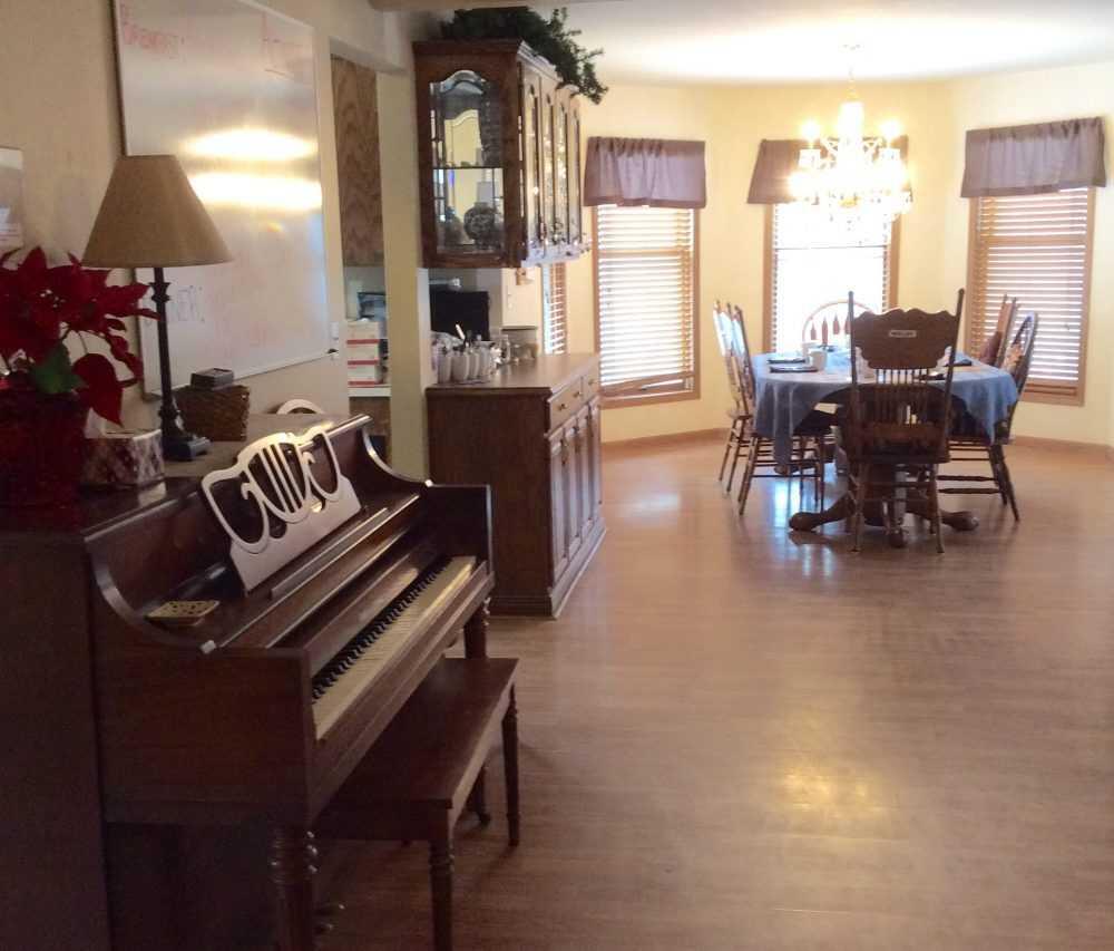Photo of Castle Senior Living - Castle Victorian, Assisted Living, New Berlin, WI 4