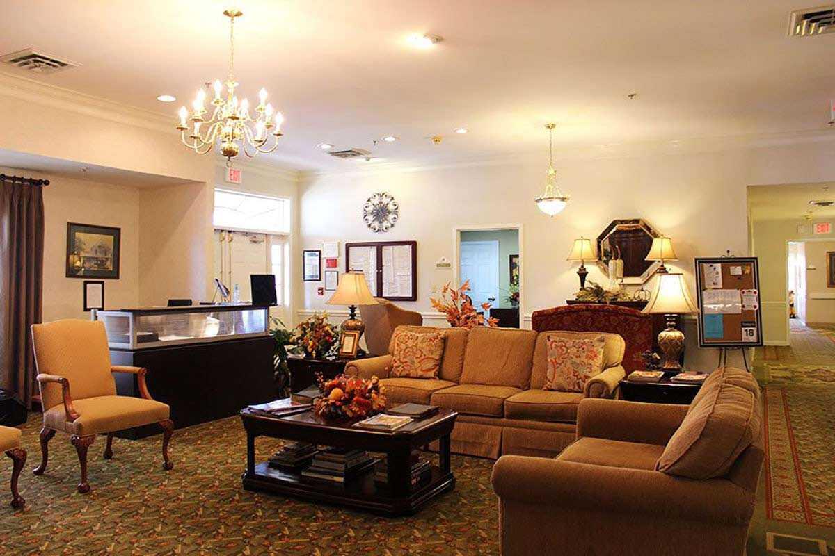Photo of Sugar Creek Senior Living, Assisted Living, Brownsville, TN 4