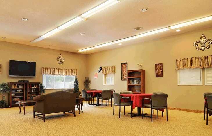 Photo of Elmcroft of Mid Valley, Assisted Living, Peckville, PA 9