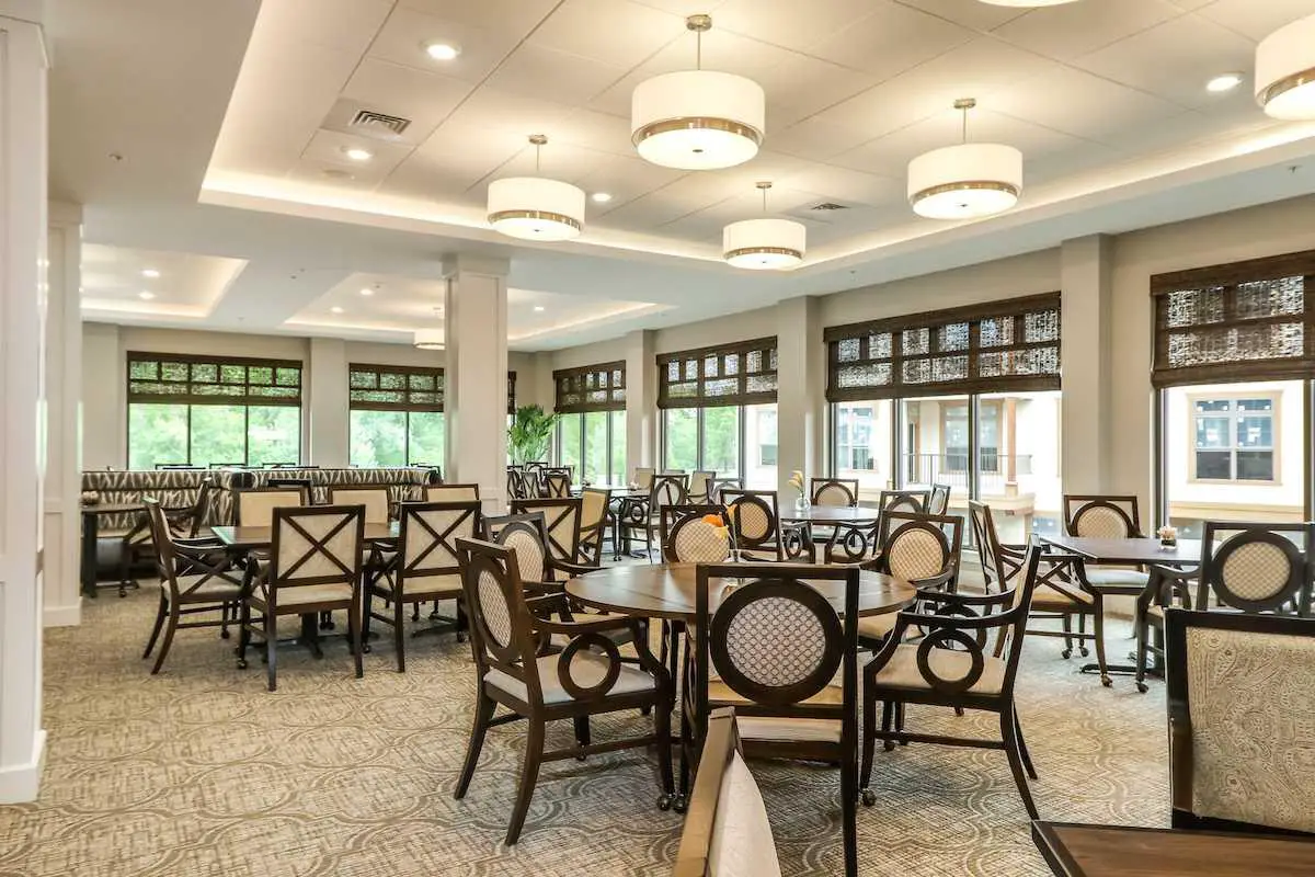 Photo of Mission Chateau Senior Living Community, Assisted Living, Prairie Village, KS 5