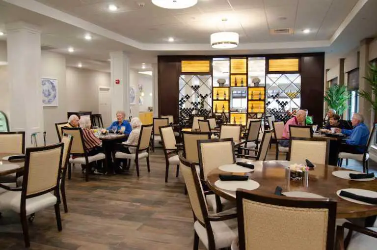 Photo of Mission Chateau Senior Living Community, Assisted Living, Prairie Village, KS 7