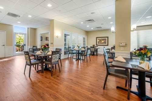 Photo of Charter Senior Living of St. Louis Hills, Assisted Living, Memory Care, Saint Louis, MO 1