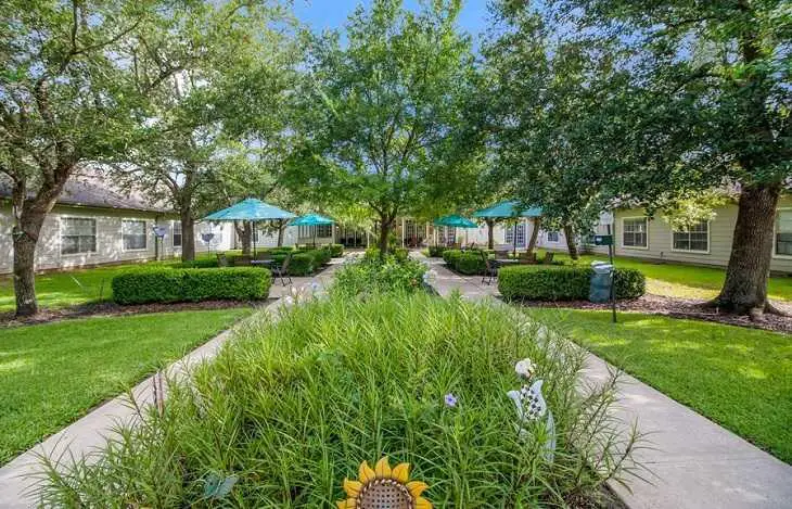 Photo of Elmcroft of The Mainland, Assisted Living, Texas City, TX 8