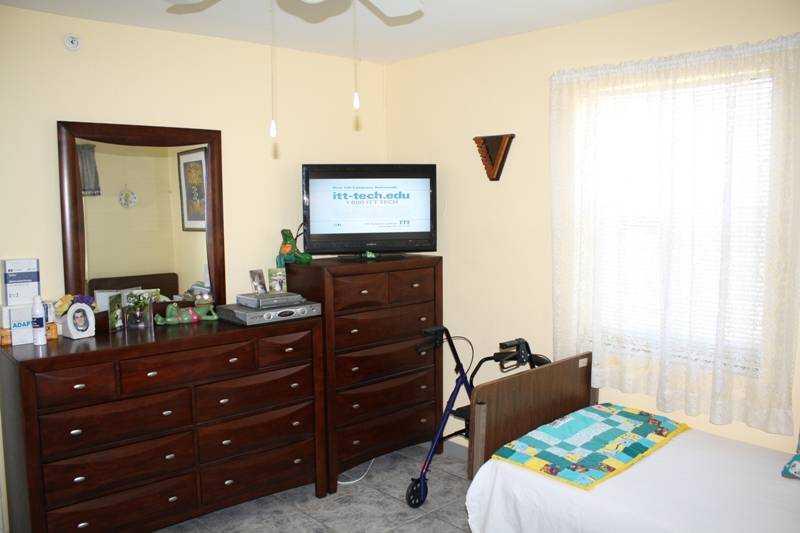 Photo of Abbey Manor Retirement Residence, Assisted Living, Hollywood, FL 7