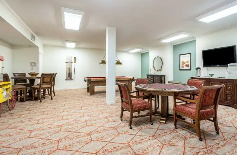 Photo of Country Club at Woodland Hills, Assisted Living, Tulsa, OK 11