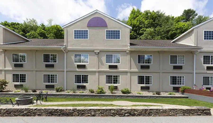 Photo of Manor on the Hill, Assisted Living, Leominster, MA 12