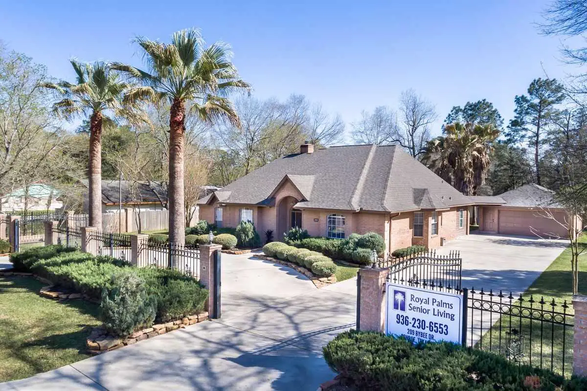 Photo of Royal Palms Senior Living, Assisted Living, Conroe, TX 4