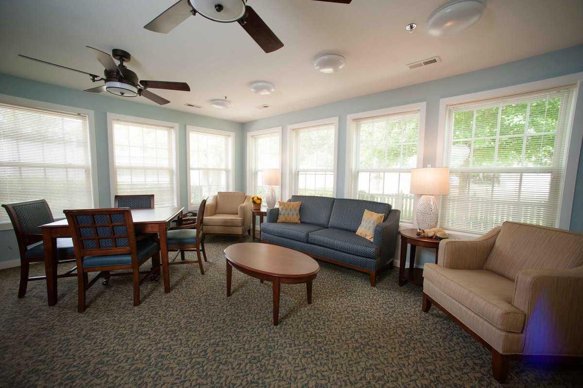 Photo of Commonwealth Senior Living at Churchland House, Assisted Living, Memory Care, Portsmouth, VA 9