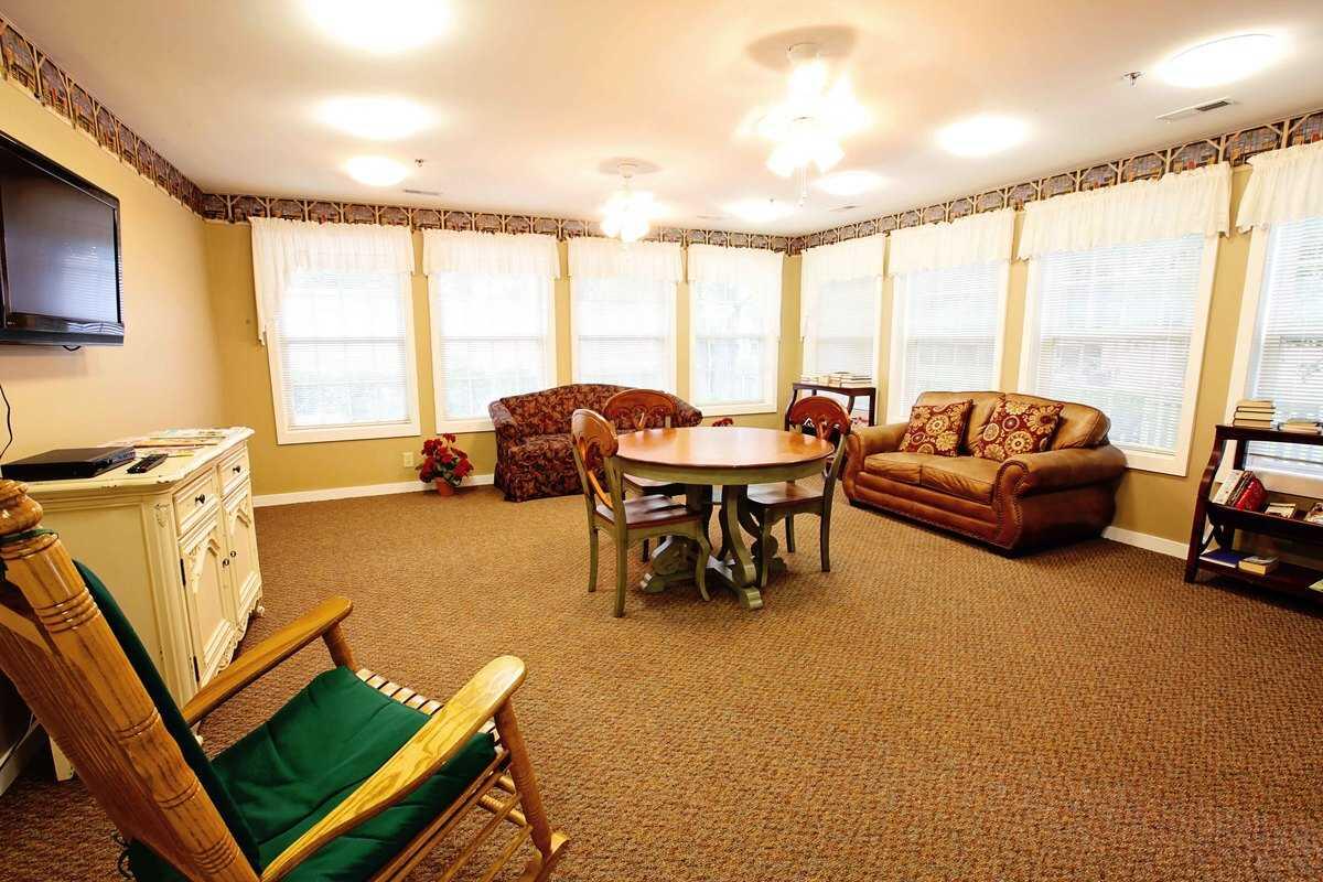 Photo of Commonwealth Senior Living at Churchland House, Assisted Living, Memory Care, Portsmouth, VA 18