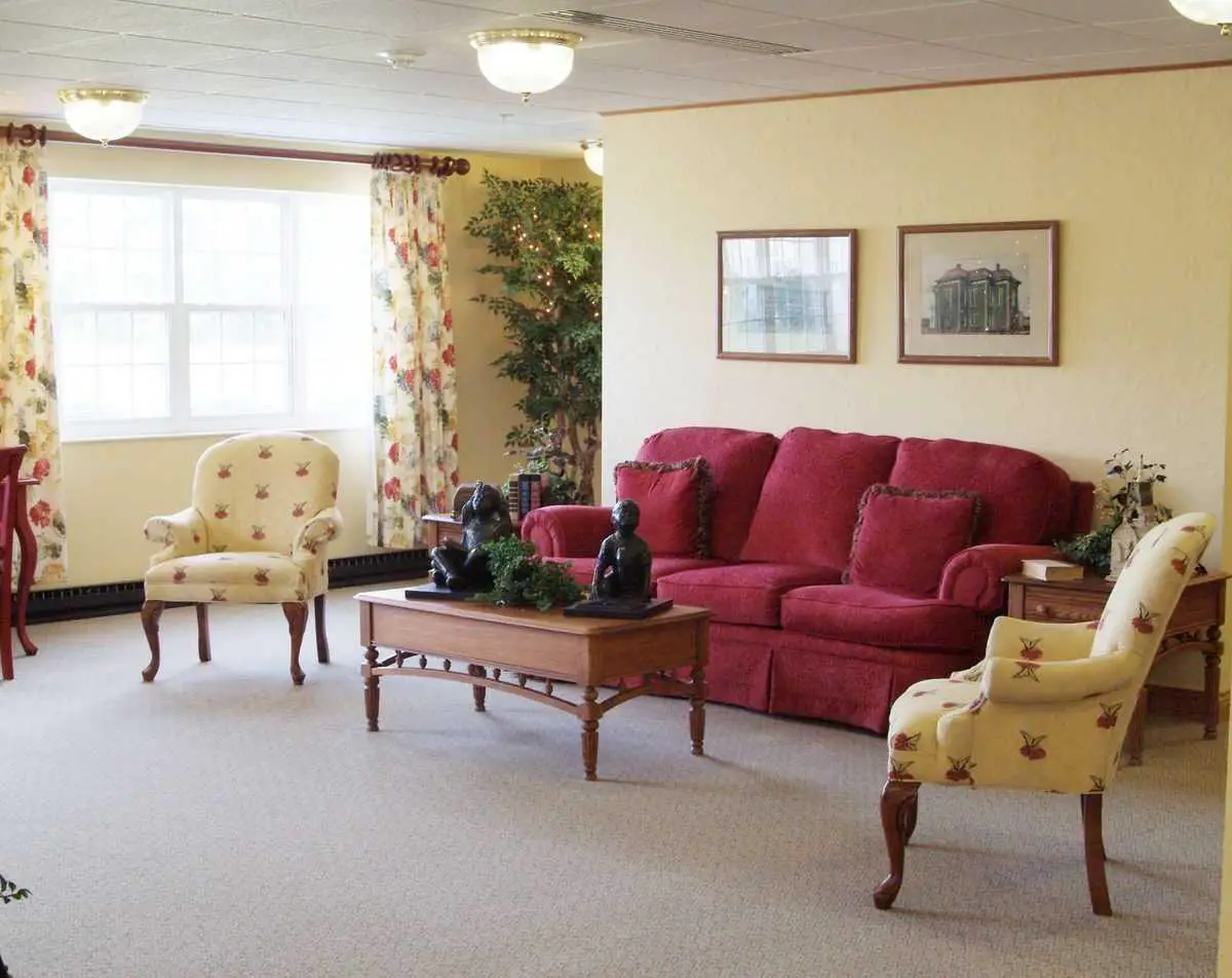 Photo of Heritage Woods of Benton, Assisted Living, Benton, IL 9