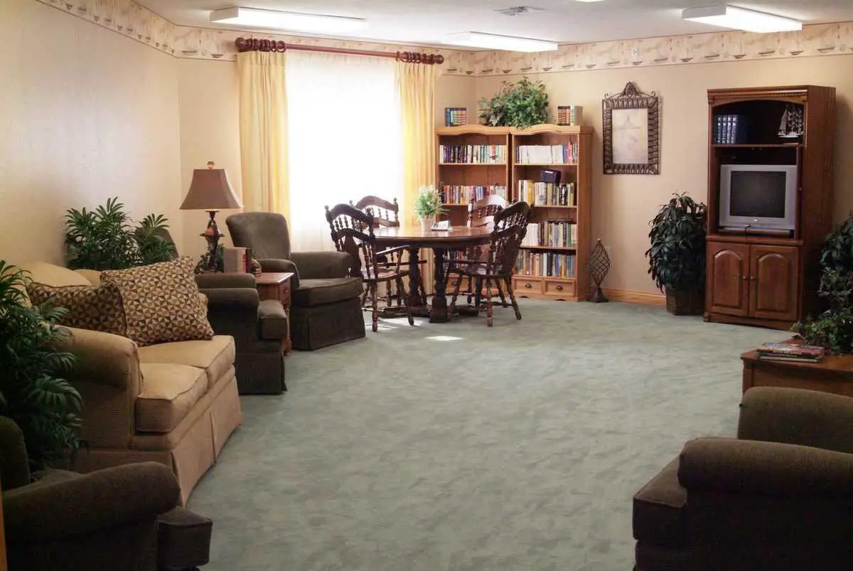 Photo of Heritage Woods of Benton, Assisted Living, Benton, IL 11