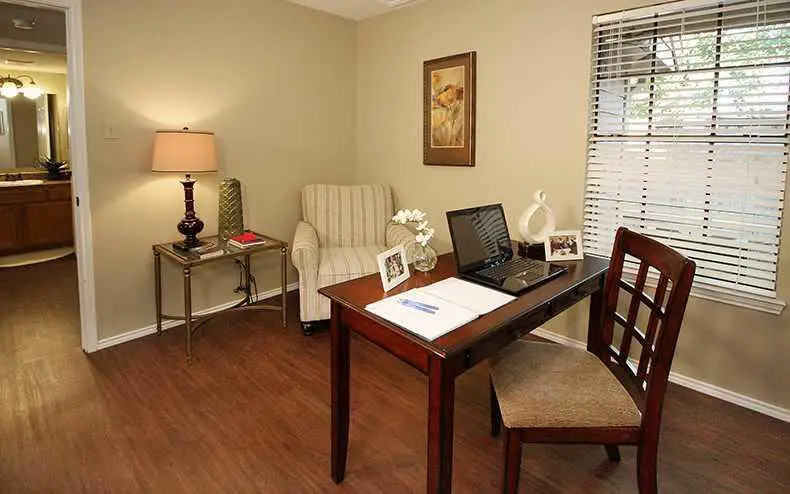 Reunion Court of Kingwood Senior Living Community Assisted Living in Reunion Court of Kingwood Senior Living Community Assisted Living in