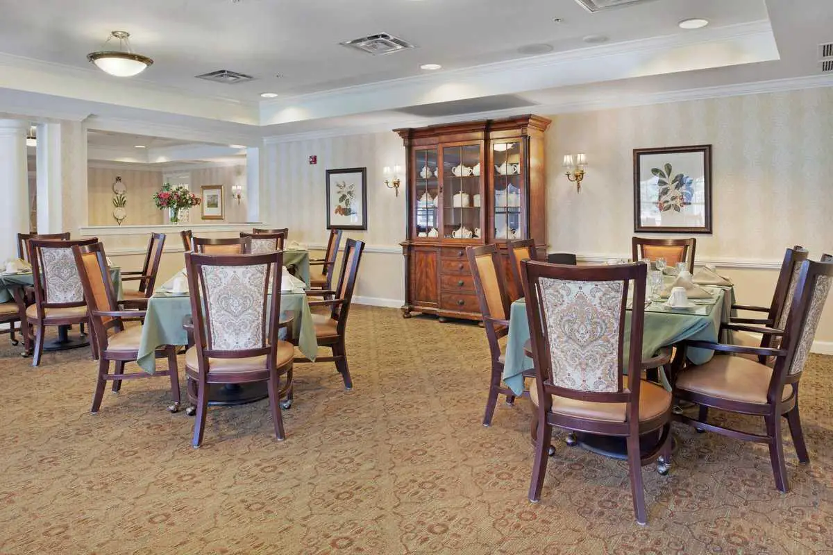 Sunrise Of Braintree | Senior Living Community Assisted Living In ...