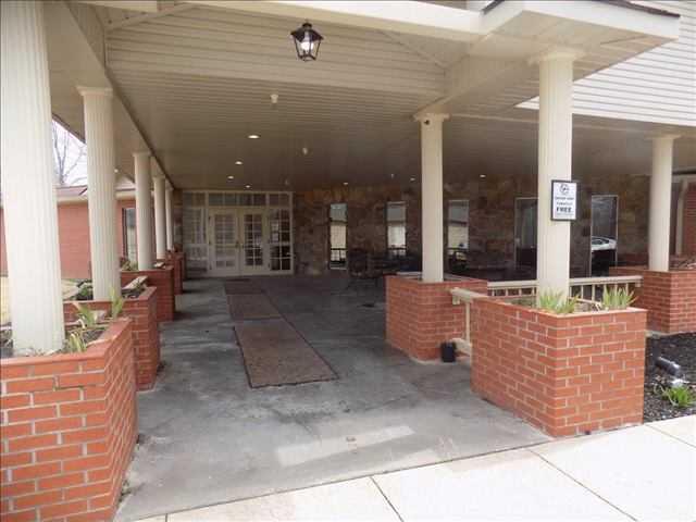 Photo of Cedargate Healthcare, Assisted Living, Poplar Bluff, MO 5