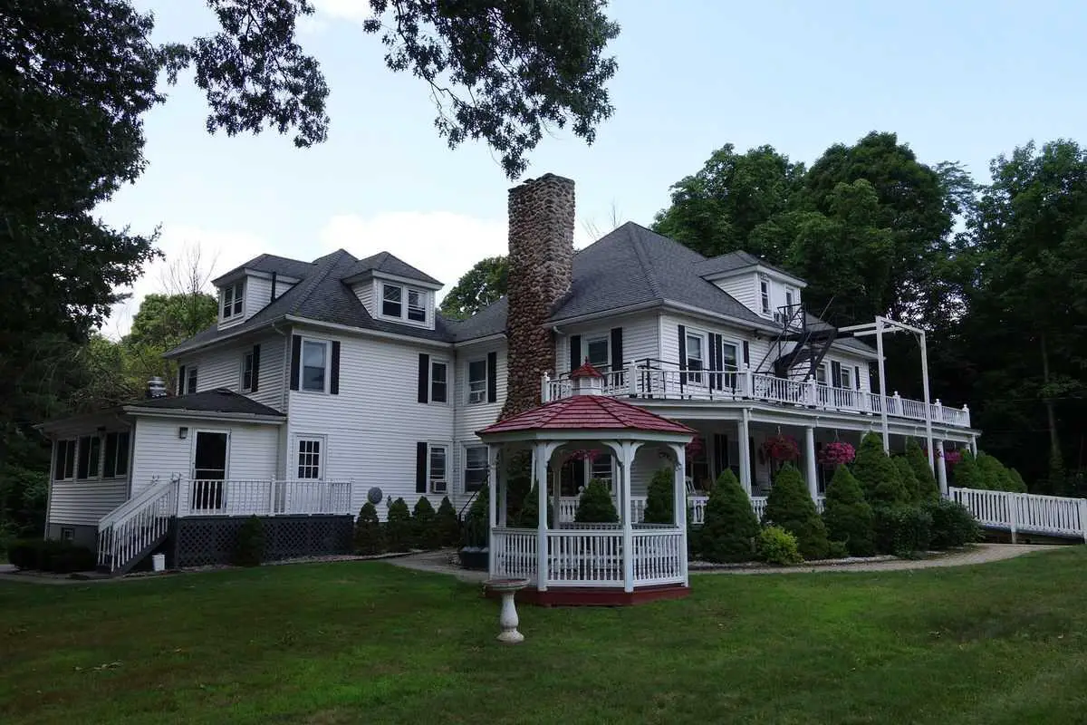 Photo of Gilmore Manor, Assisted Living, Glastonbury, CT 1